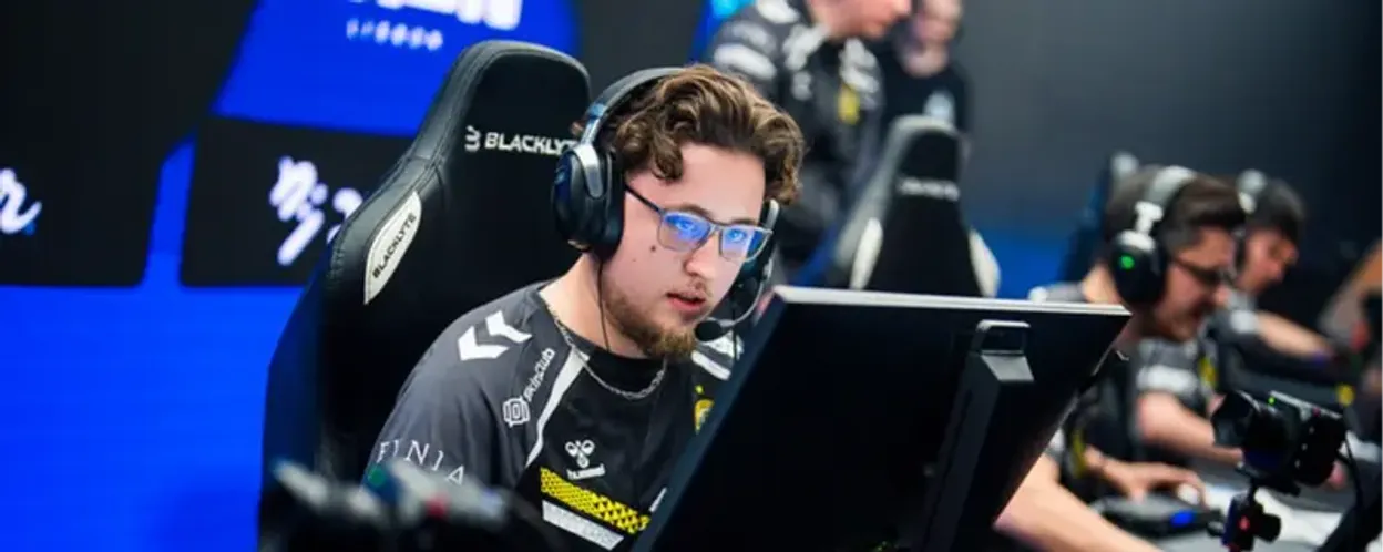 CSGO射击游戏月活跃玩家超2000万，电竞赛事驱动电竞生态蓬勃发展